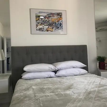 Sea View * لارنكا