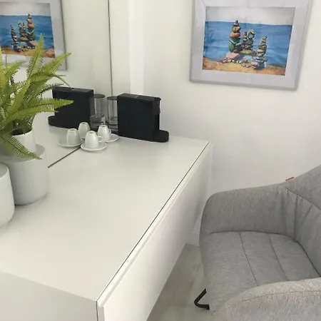 Sea View Apartment *